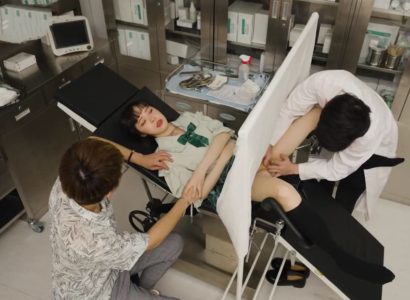 Dokter langsung ngentot pasien yang sedang periksa